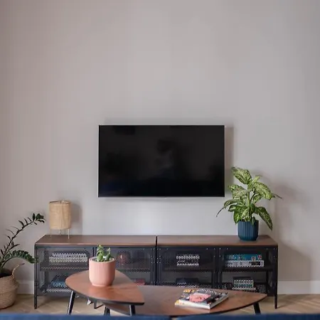 Spacious Brand New Modern In Old Town Appartamento *