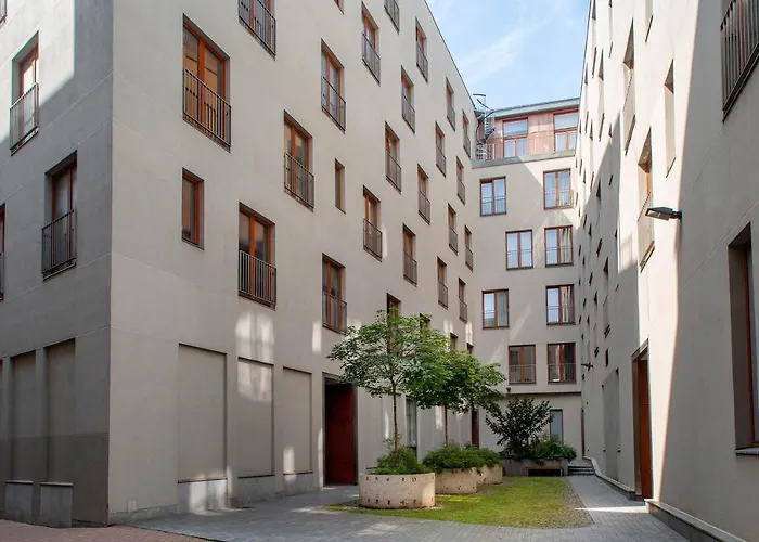 Spacious Brand New Modern In Old Town