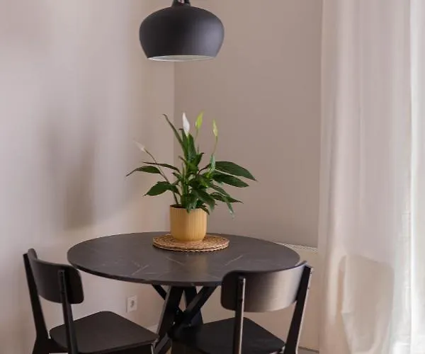 Dzīvoklis Spacious Brand New Modern In Old Town Riga