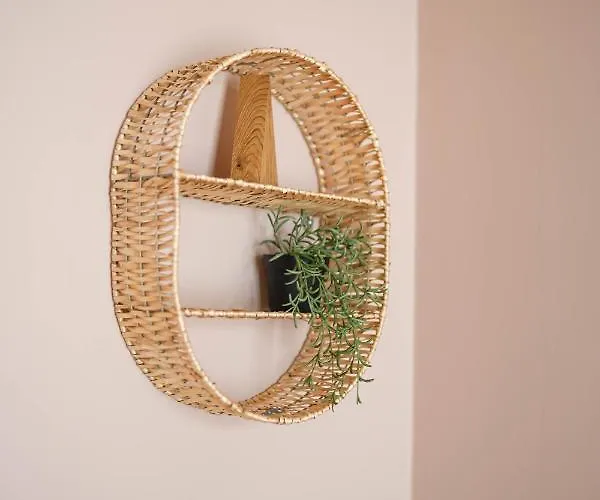 Spacious Brand New Modern In Old Town *