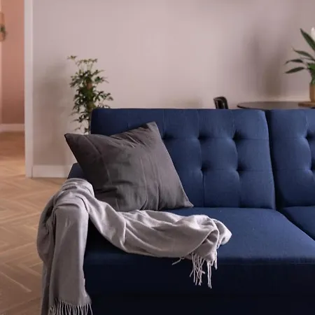 Spacious Brand New Modern In Old Town Апартаменти *